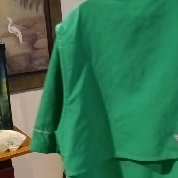 FINAL PRICE Columbia PFG kelly green s/s shirt w mesh backing, flap in back Lg - Picture 5 of 7